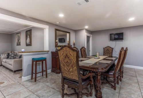 2810 Altman Dr, Irving TX 75062-4229 exterior