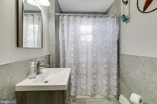 122 Chippewa Trl, Browns Mills NJ 08015-6458 exterior