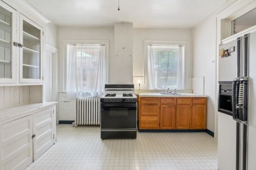 1675 Beechwood Blvd, Pittsburgh PA 15217-1713 exterior