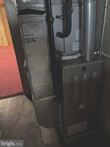 3126 Fairfield St, Philadelphia PA 19152-3406 exterior