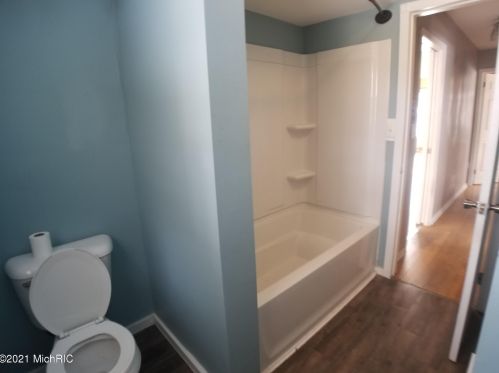 1465 Millbank St, Grand Rapids MI 49508-2673 exterior