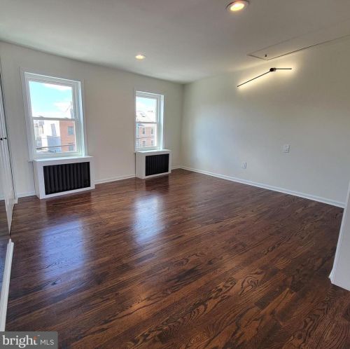 931 11 St, Philadelphia PA 19147-1901 exterior