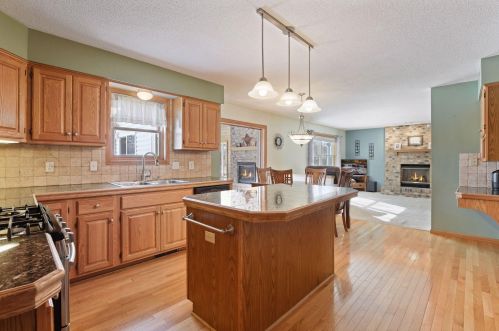 799 Ashley Dr, Chaska MN 55318-1540 exterior