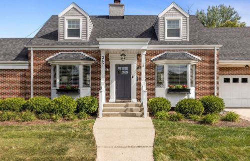 349 Arlington Ave, Elmhurst IL 60126-3546 exterior