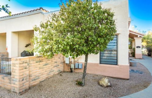 1501 Paseo Ln Tinaja, Green Valley AZ 85614-3988 exterior