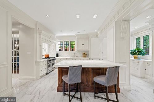 2446 Kalorama Rd, Washington DC 20008-1625 exterior