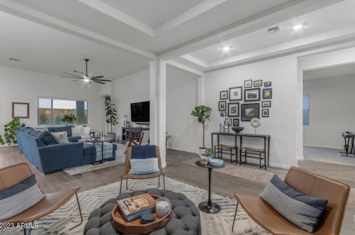 8513 22 Dr, Phoenix AZ 85041-7712 exterior