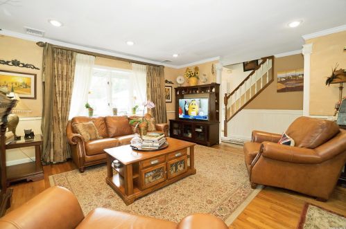 30 Rosalie Pl, Commack, NY 11725-3312