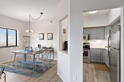 78 10th St, Saint Paul MN  55101-2206 exterior