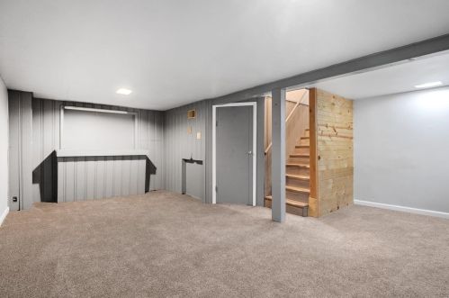 1044 Renshaw Dr, Saint Louis MO 63135-2833 exterior