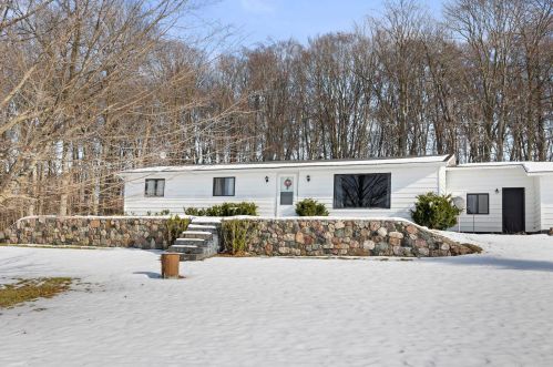 14200 160th Ave, Big Rapids MI  49307-9542 exterior