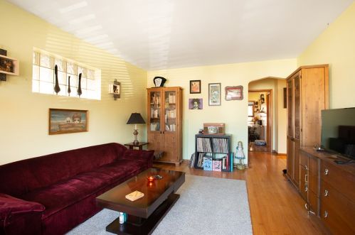 7057 Barry Ave, Chicago, IL 60634-4520