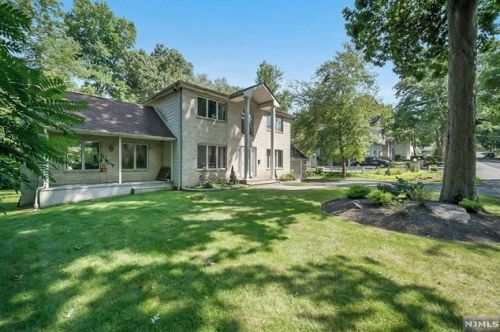 16 Achilles St, Demarest, NJ 07627-1502