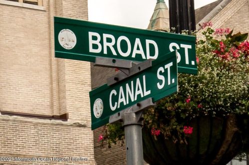 205 Yale Blvd, Red Bank NJ 07702 exterior