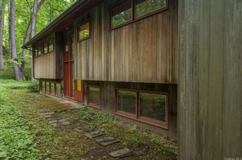 42 Ridgeview Rd, Poughkeepsie, NY 12603-4238