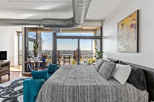 1530 State St, Chicago IL  60605-2964 exterior