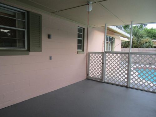 922 Governors Ave, Orlando FL 32808-7027 exterior