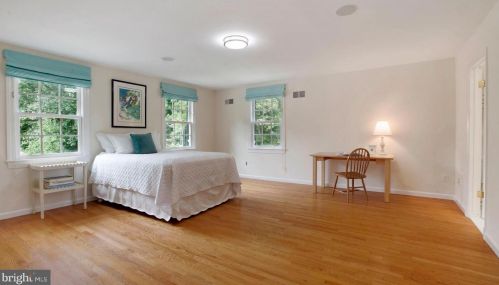 11013 Cripplegate Rd, Rockville MD 20854-1630 exterior