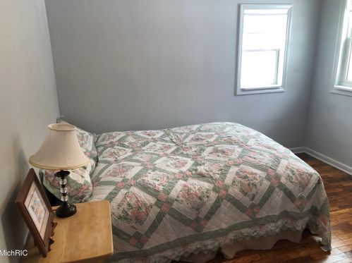 3111 Macarthur Rd, Meskegon MI  49442-1538 exterior