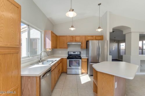 14437 47 Pl, Phoenix AZ 85018-6009 exterior