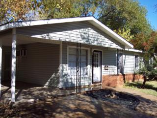 4906 Gladeview Dr, Austin TX  78745-1743 exterior