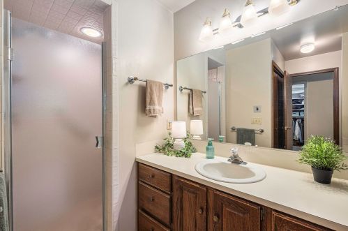 4177 Indian Spg Dr, Wyoming MI exterior