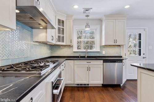 423 Old Lancaster Rd, Berwyn PA exterior