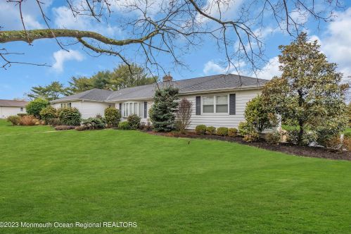 7 Abis Pl, West Long Branch NJ  07764-1104 exterior