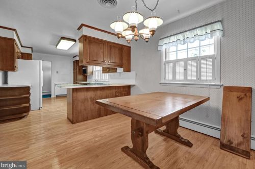 214 Charles St, Hanover PA 17331-2204 exterior