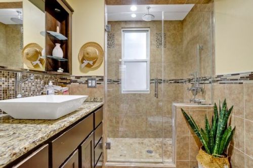 4214 Bernard St, Chicago IL 60618-1104 exterior