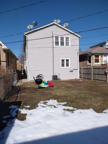 6149 Giddings St, Chicago IL 60630-2931 exterior