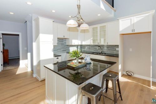 3428 Medin Rd, Duluth MN 55804-2673 exterior