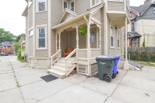 187 Westminster St, Springfield MA  01109-3924 exterior