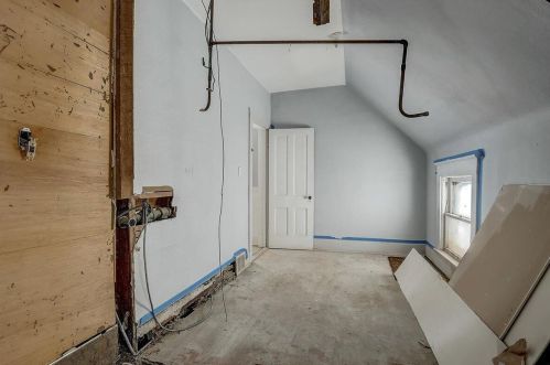 2443 Oakland Ave, Milwaukee WI  53211-4335 exterior