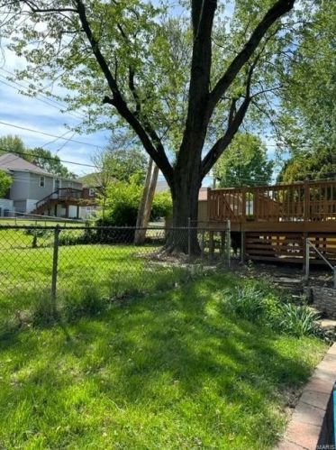 3530 Lindscott Ave, Saint Louis MO  63114-4215 exterior