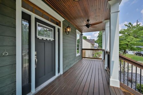 1477 Mercer Ave, Atlanta GA  30337-1515 exterior