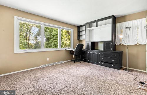 614 Meadowvale Ln, Media PA 19063-5015 exterior