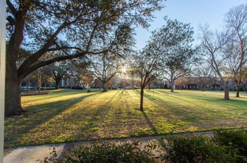 6469 Bordeaux Ave, Dallas, TX 75209-5703