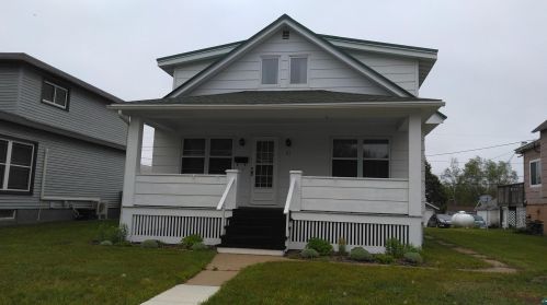 21 James St, Ely, MN 55731-1348