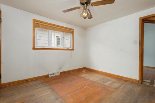 6022 Kilpatrick Ave, Chicago IL 60629-5637 exterior