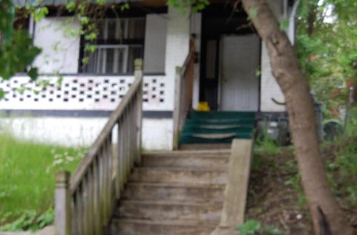 7211 Mt Vernon St, Pittsburgh PA 15208-1220 exterior