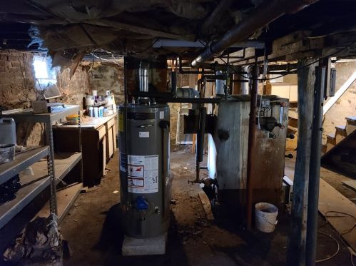 33 Clifton St, Worcester MA 01610-1329 exterior