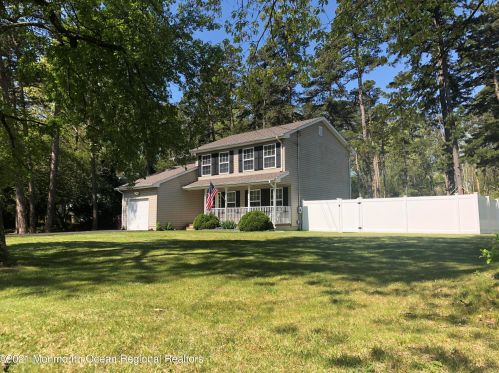 86 Charles St, Berkeley Township, NJ 08721-3006