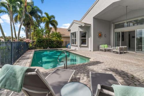 11413 Ohanu Cir, Boynton Beach FL 33437-7034 exterior