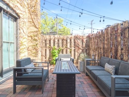 1547 Leavitt St, Chicago IL 60622-1820 exterior