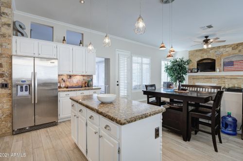 2702 Amberwood Dr, Phoenix AZ  85045-4208 exterior