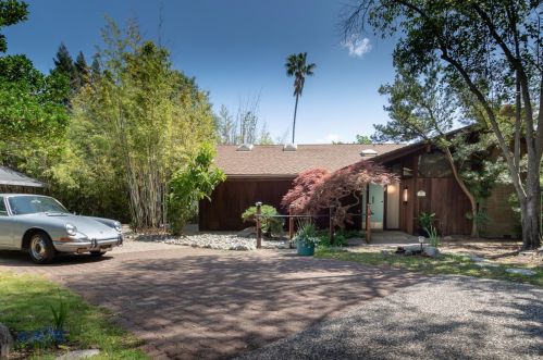 7061 Pine View Dr, Folsom, CA 95630-1925