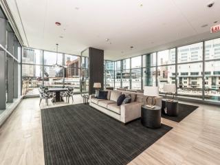 222-298 Merchandise Mart Plz, Chicago IL  60654-1007 exterior