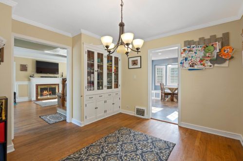 3759 3rd St, Milwaukee, WI 53207-3850