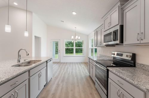 63 Pfitzer Ct, Defuniak Springs, FL 32433-9085